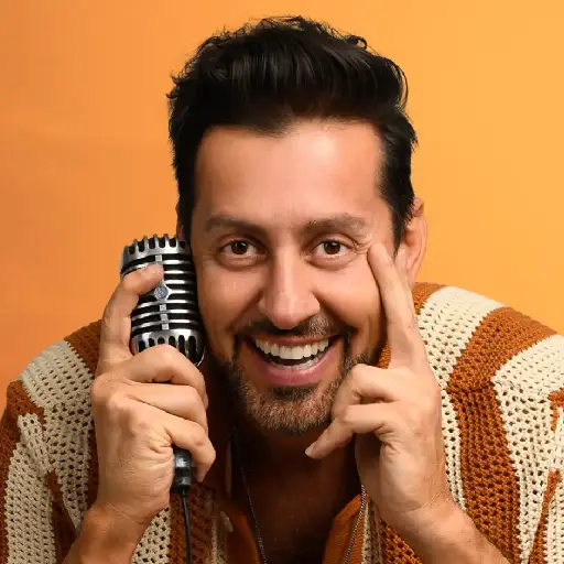Max Comedian